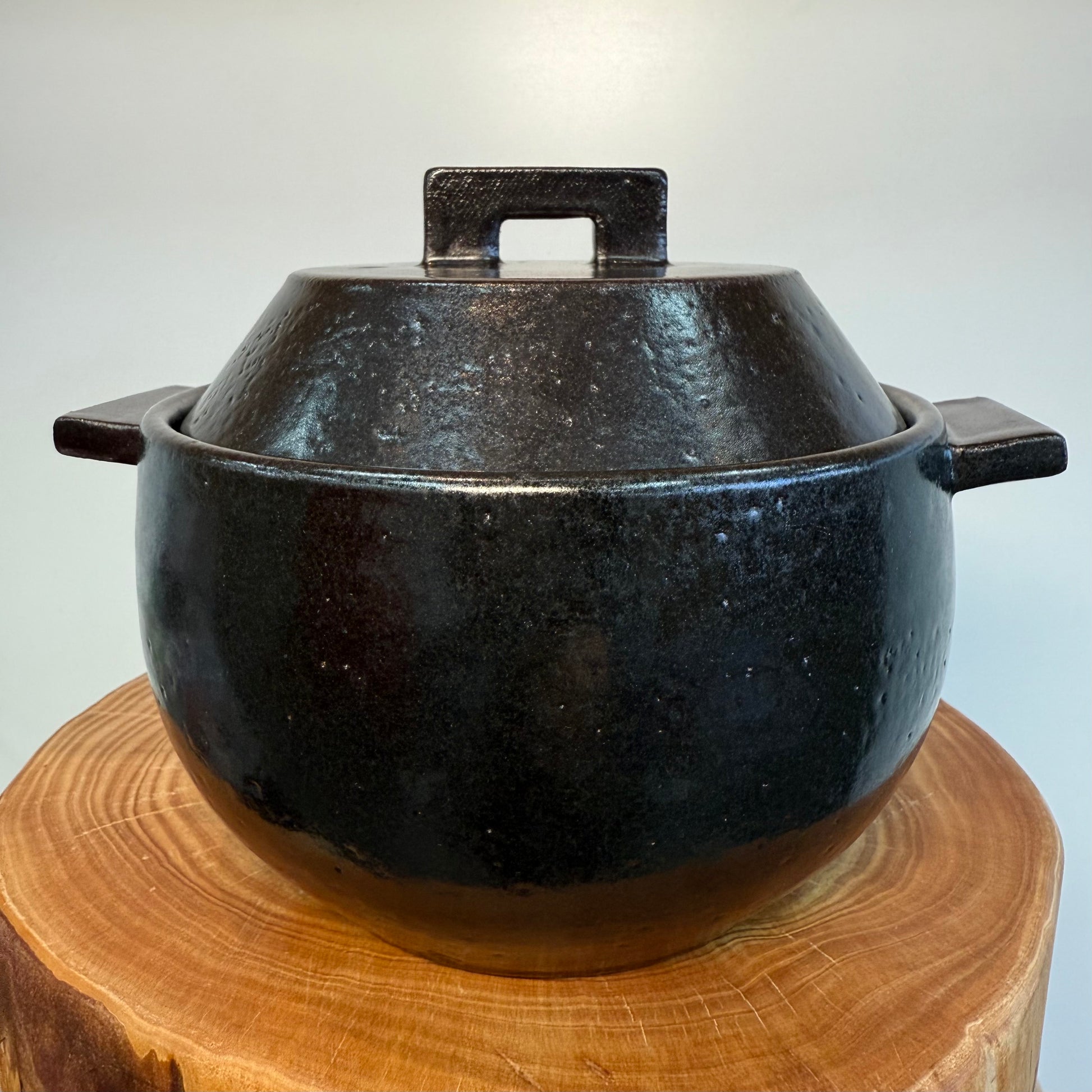 [Lee Jong Hwan] Acorn Earthenware Pot 도토리 뚝배기