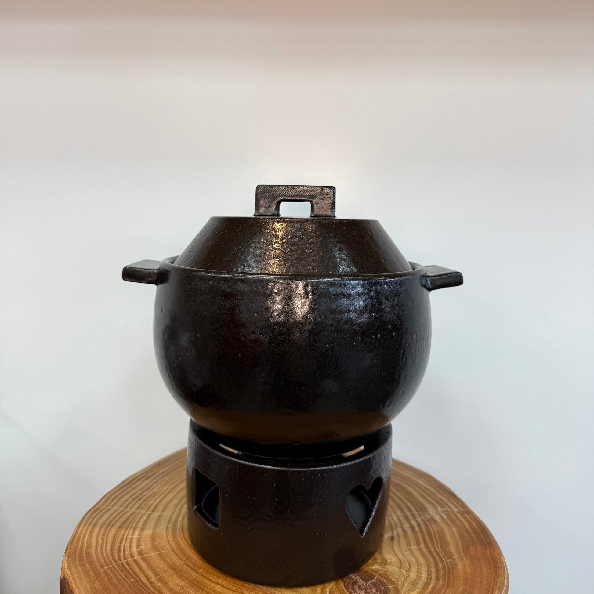 [Lee Jong Hwan] Acorn Earthenware Pot 도토리 뚝배기
