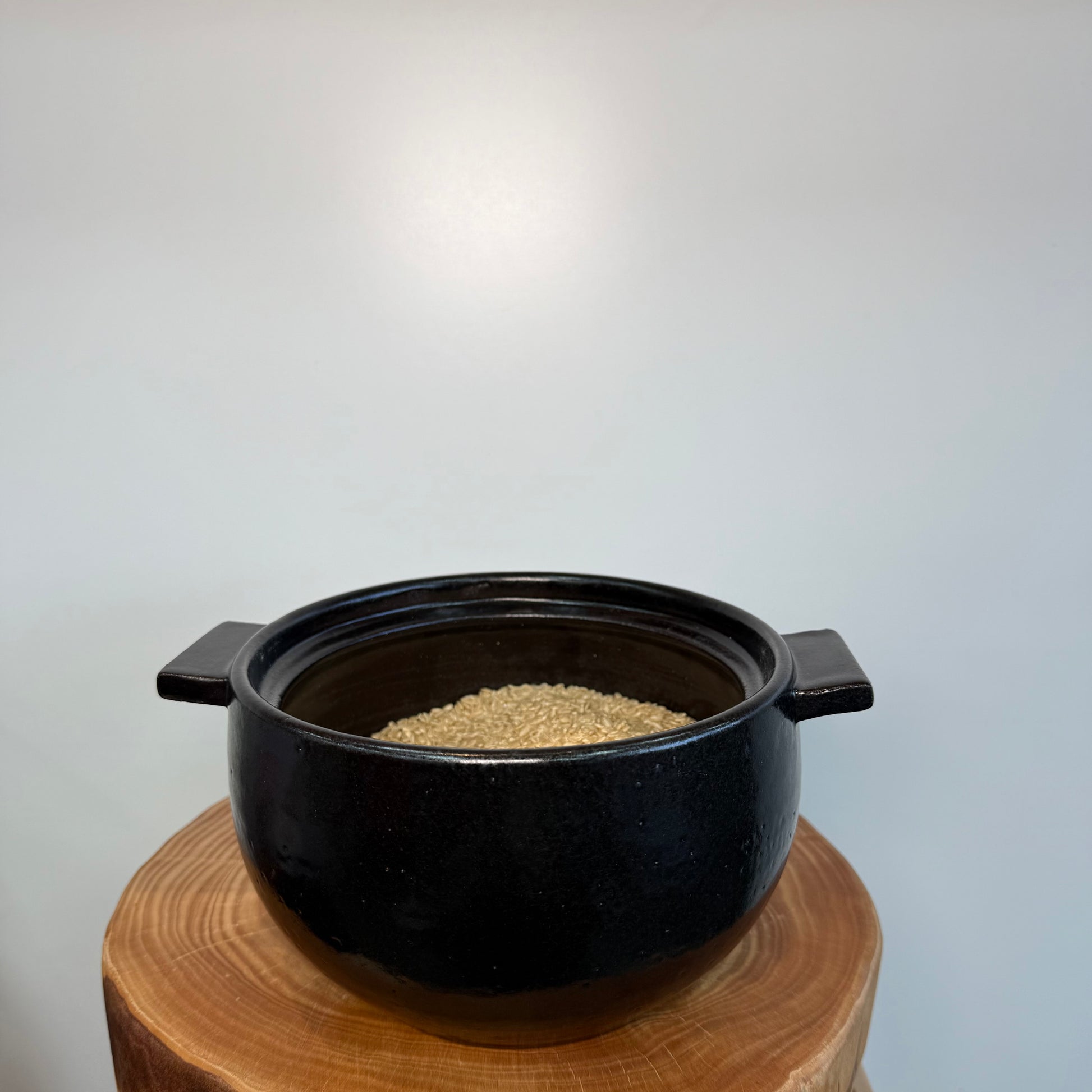 [Lee Jong Hwan] Acorn Earthenware Pot 도토리 뚝배기