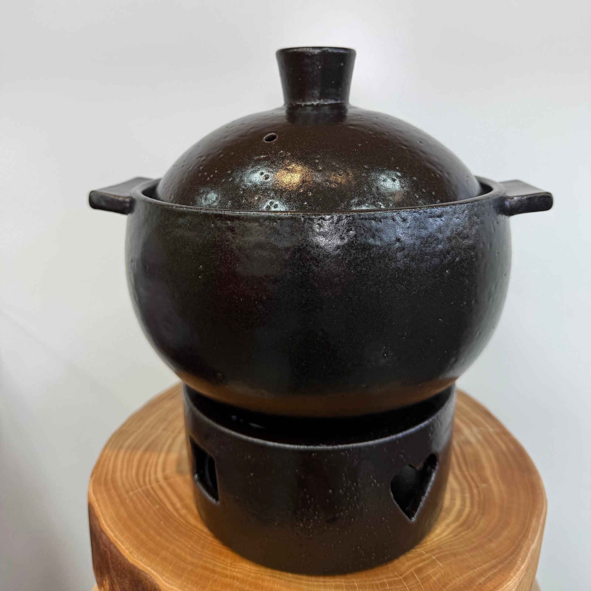 [Lee Jong Hwan] Piglet Earthenware Pot 둥근 뚝배기