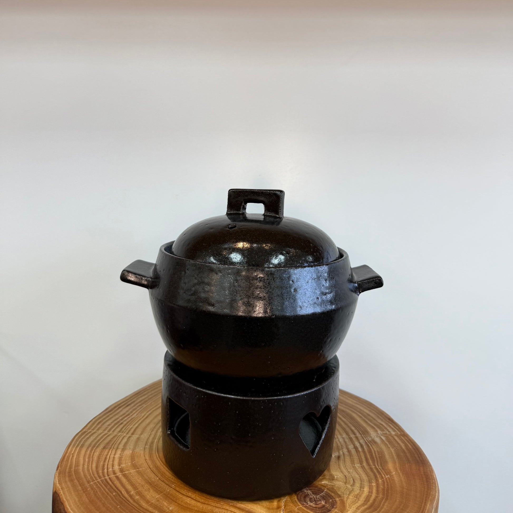 [Lee Jong Hwan] Acorn Earthenware Pot 도토리 뚝배기