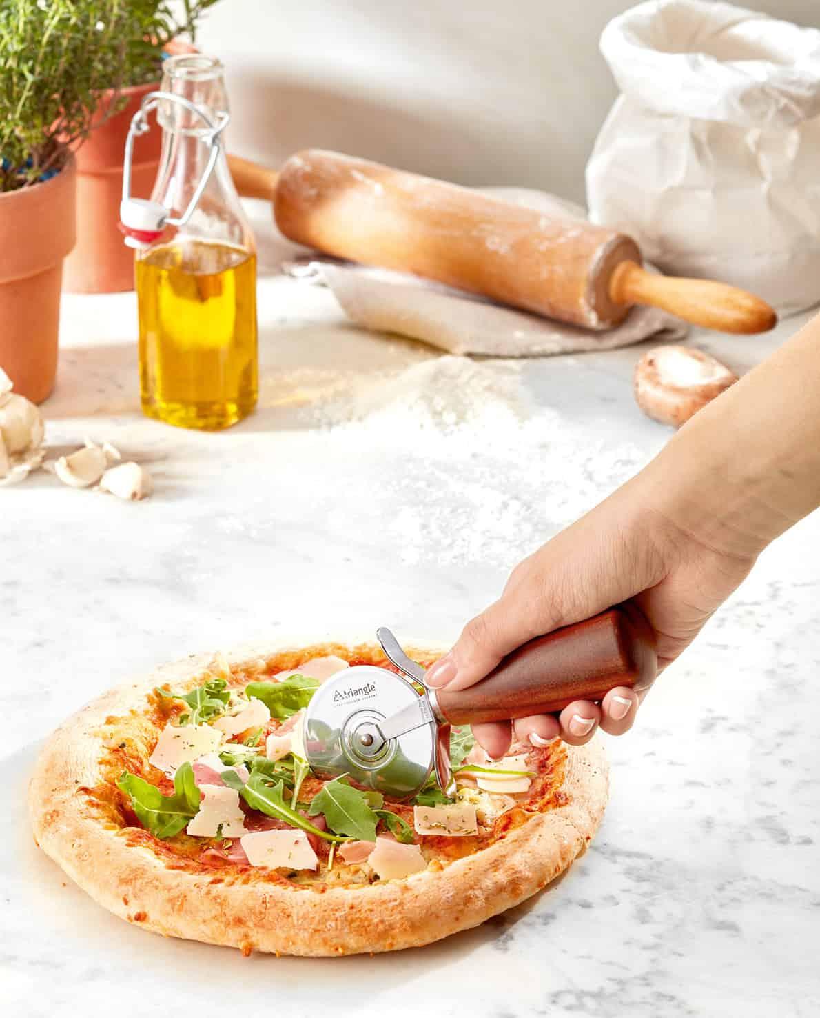 [Triangle] Pizza Cutter Plum wood, Ø 7cm, in Gift Box